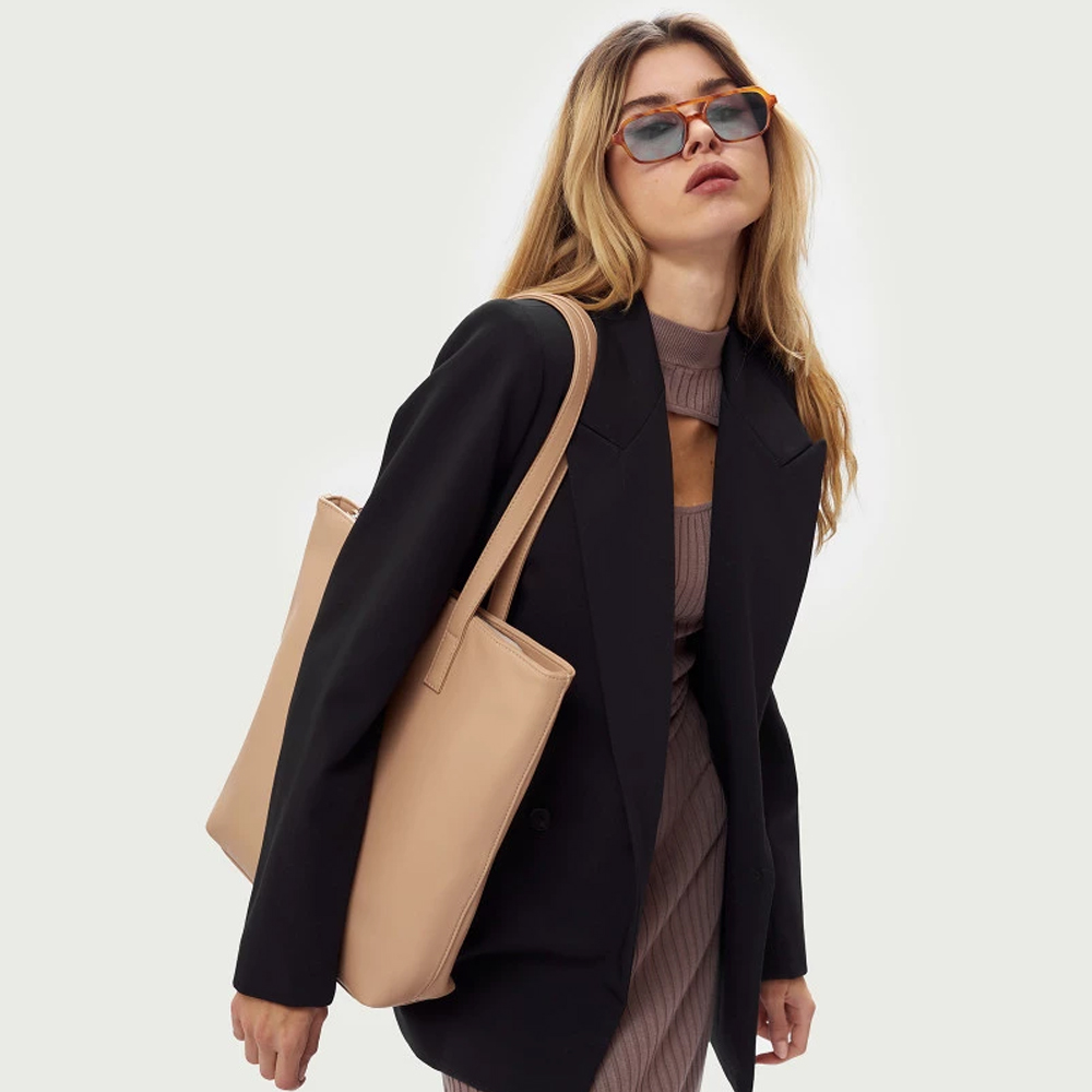 Мягкая женская сумка-шоппер ROOMY S в цвете Капучино | ARNY PRAHT 
